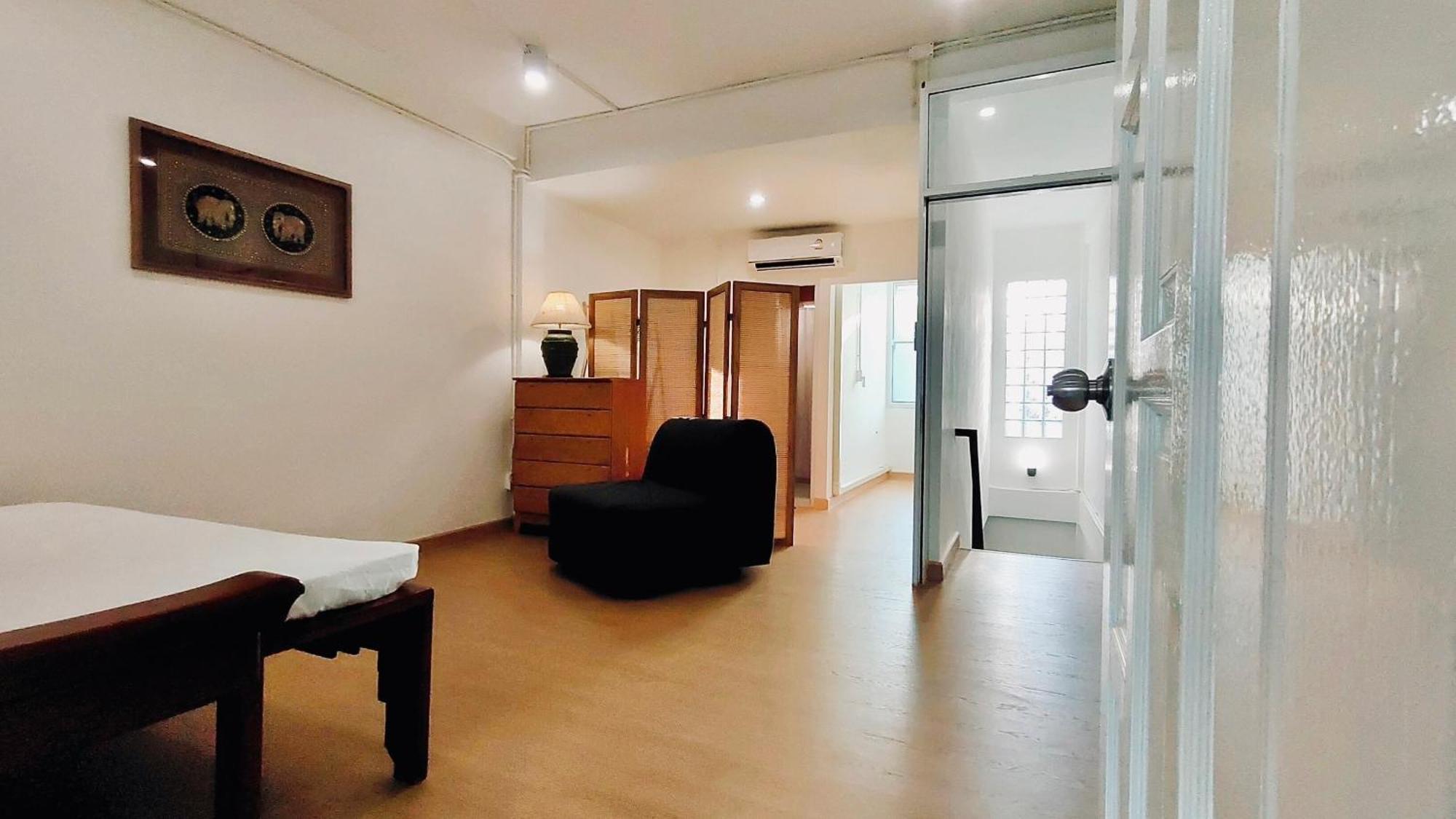 Whole 3-storey House Right In The Local Community. Apartamento *