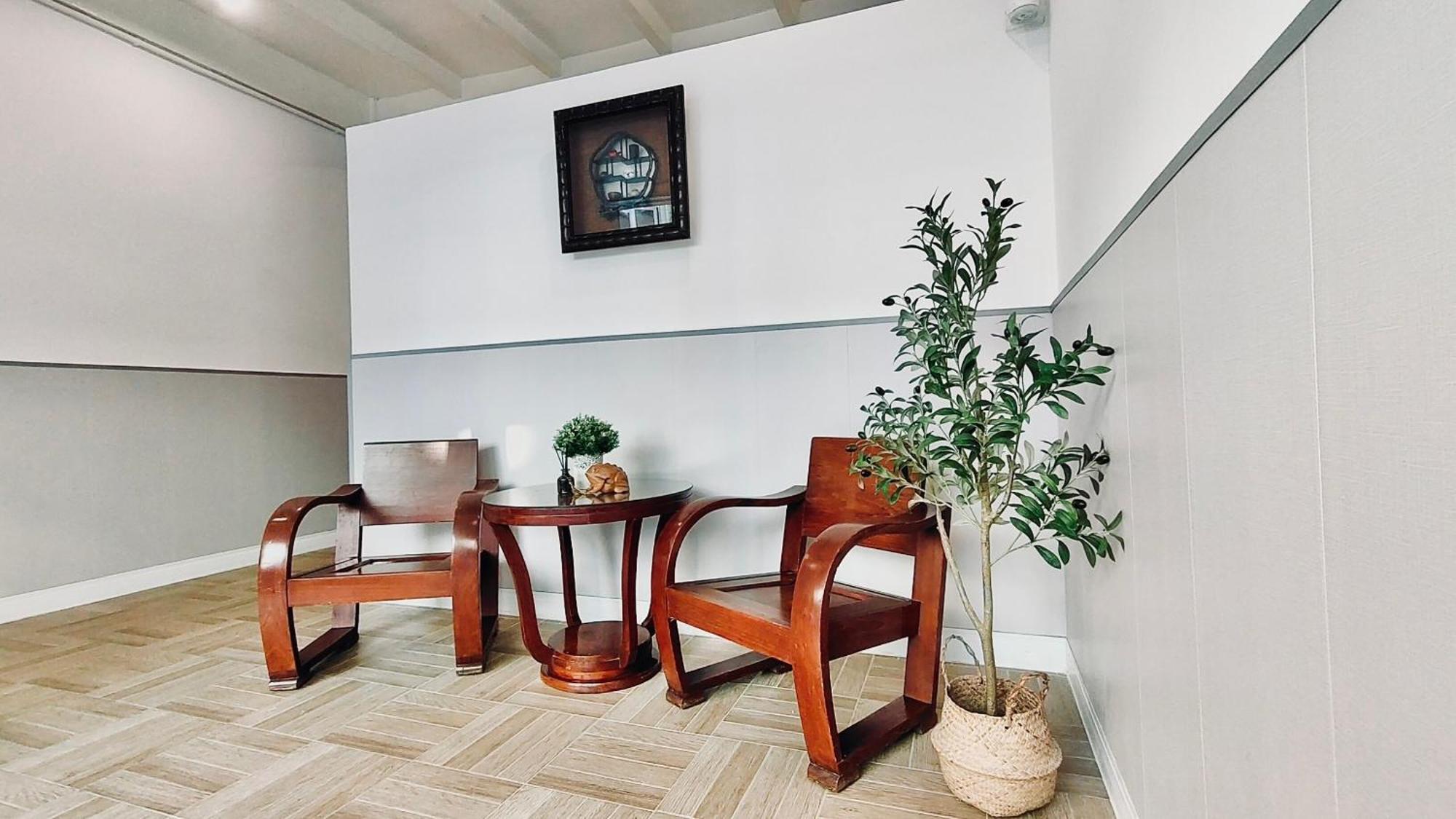Apartamento Whole 3-storey House Right In The Local Community.