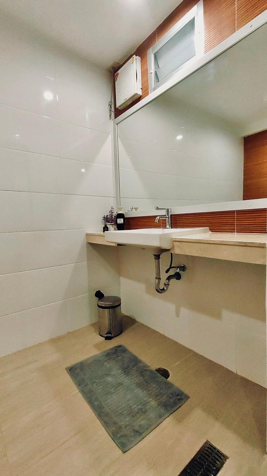 Apartamento Whole 3-storey House Right In The Local Community. Bangkok